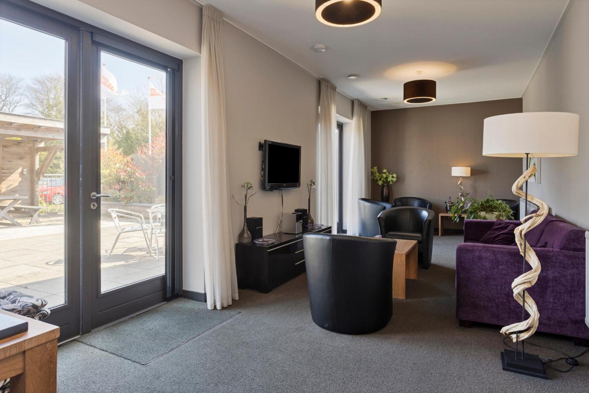 Hunzego Hotel Uithuizermeeden Екстериор снимка