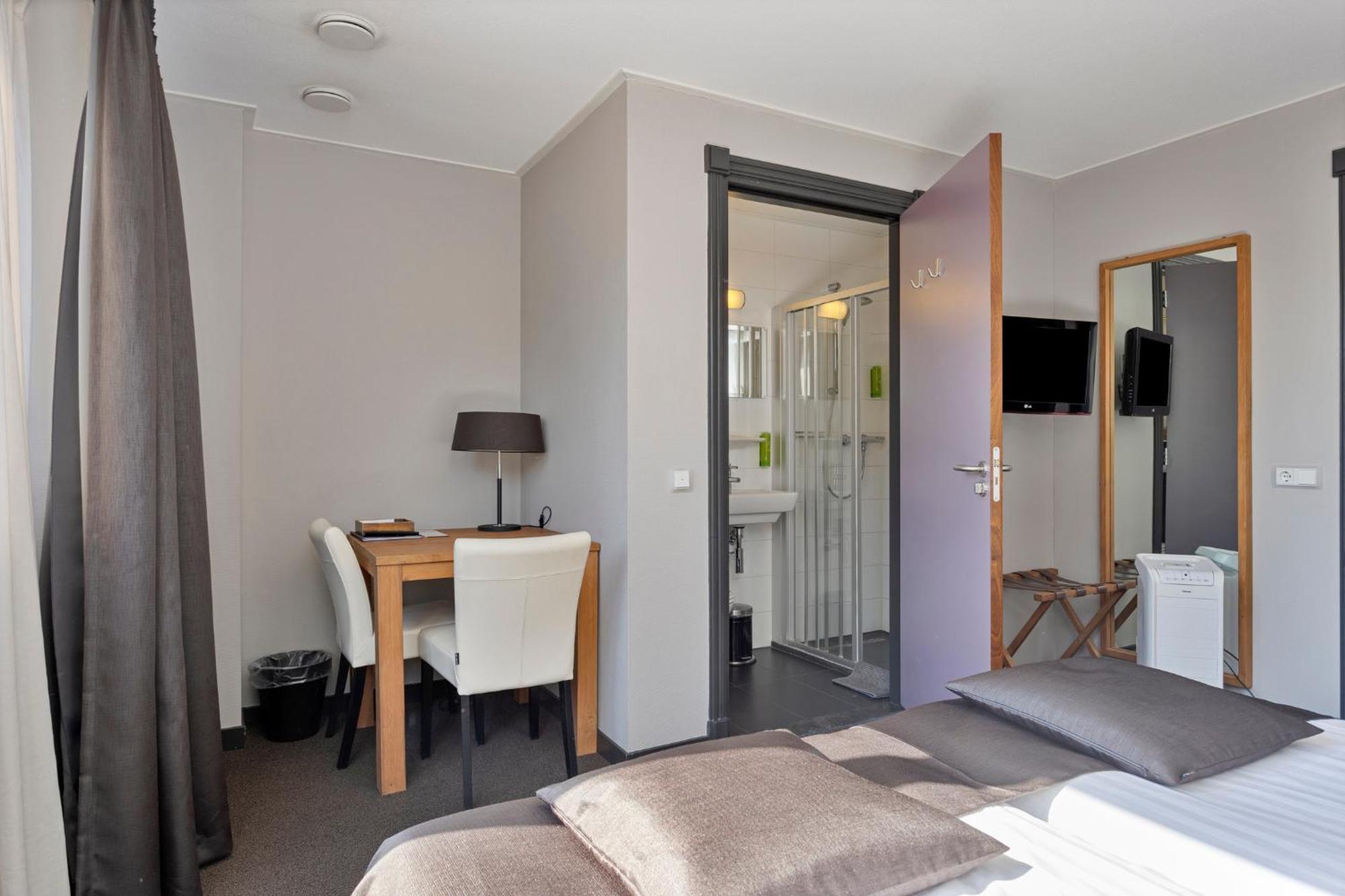 Hunzego Hotel Uithuizermeeden Екстериор снимка