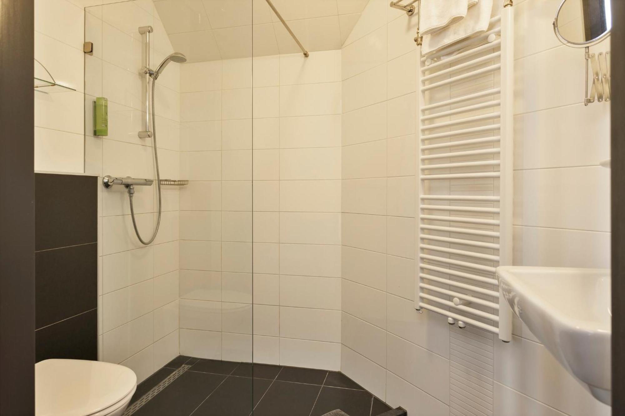 Hunzego Hotel Uithuizermeeden Екстериор снимка
